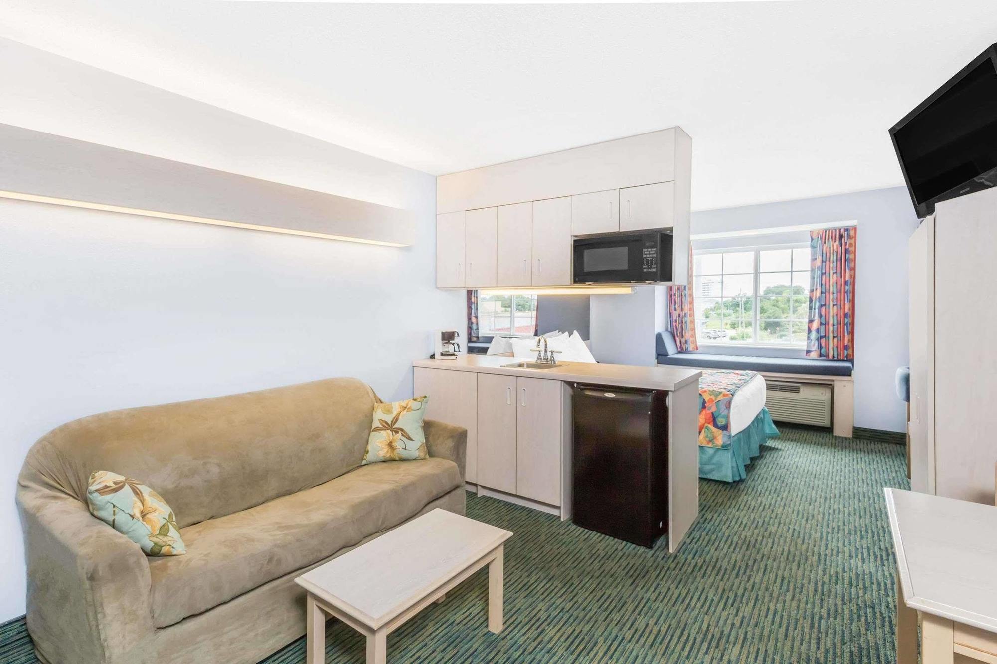 Microtel Inn & Suites By Wyndham Carolina Beach Eksteriør billede