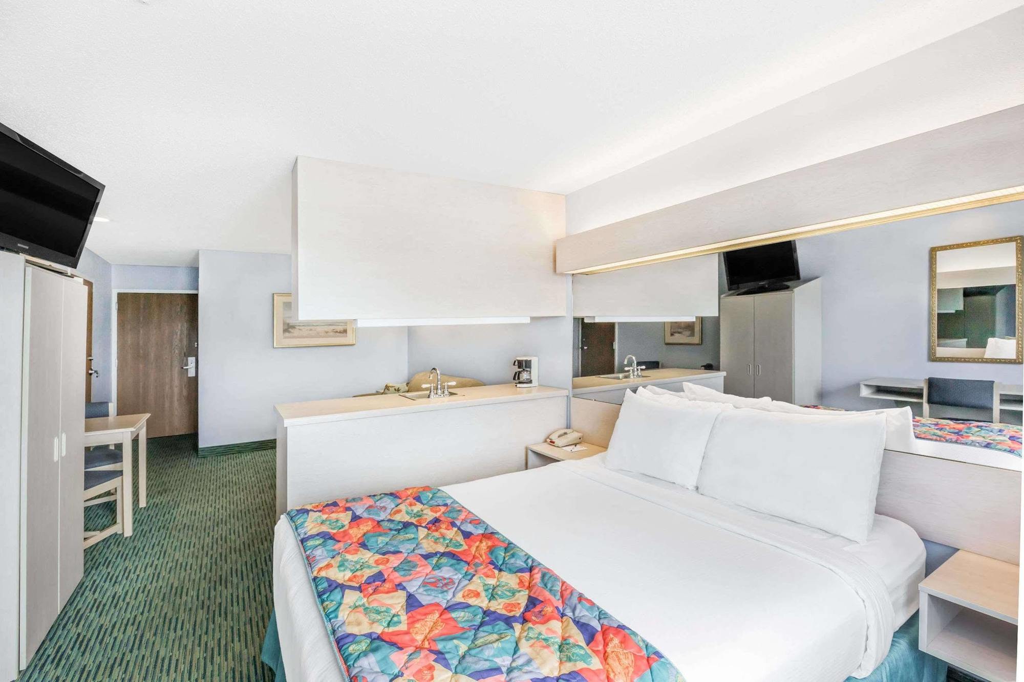 Microtel Inn & Suites By Wyndham Carolina Beach Eksteriør billede