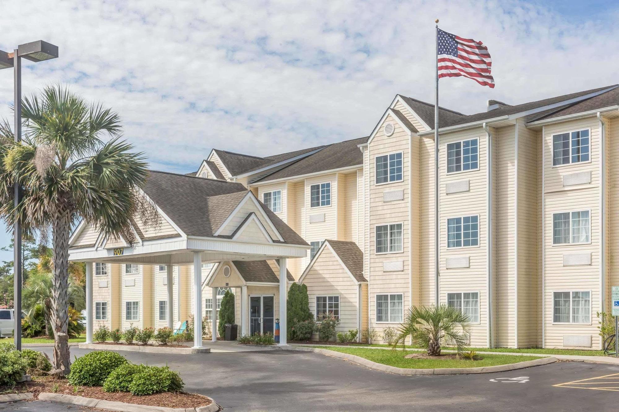 Microtel Inn & Suites By Wyndham Carolina Beach Eksteriør billede